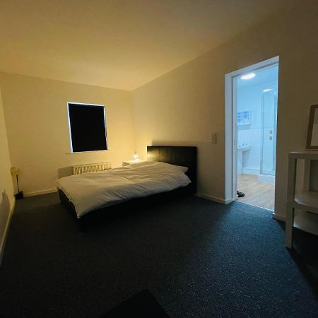 En-Suite For Family,Couple And Females Lancaster Exterior foto